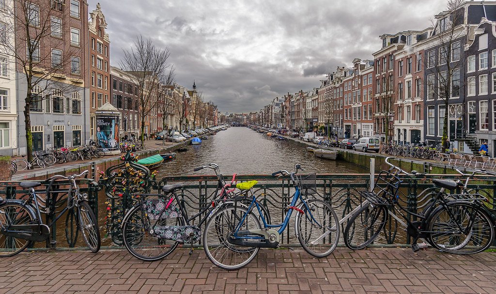 Today’s Weather in Amsterdam: A Mix of Clouds, Fresh Air, and Light Changes