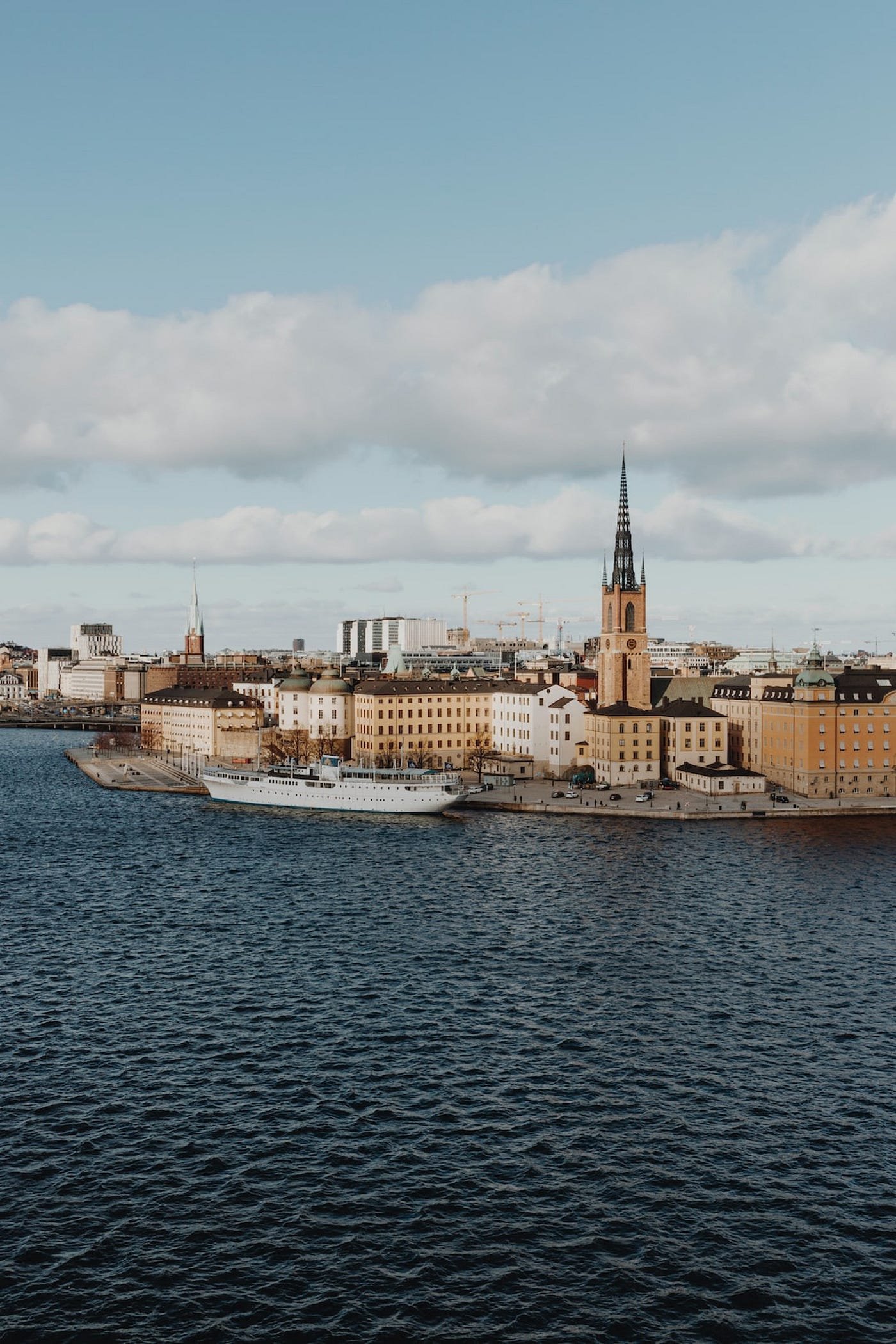 🌥️ Weekly Weather Forecast in Stockholm