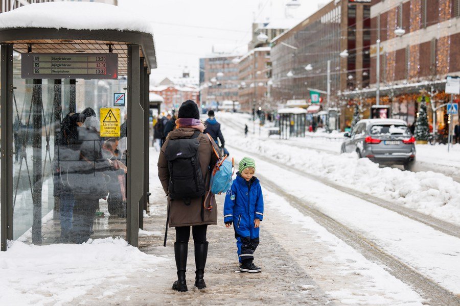 ❄️ Heavy Snow Alert in Stockholm Today: Thick Snowfall and Reduced Visibility