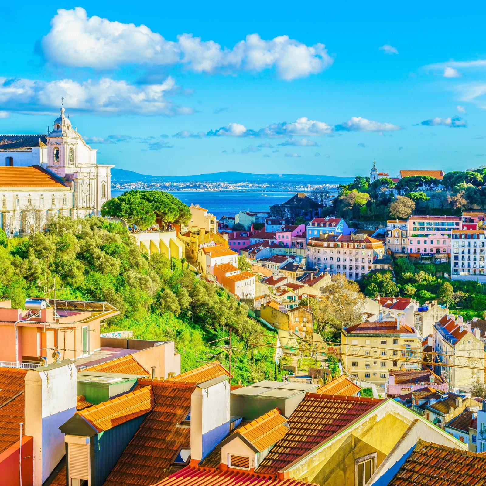 🌤️🌊 Weekly Weather Forecast in Lisbon: Sunshine, Ocean Breeze, and Perfect Coastal Weather