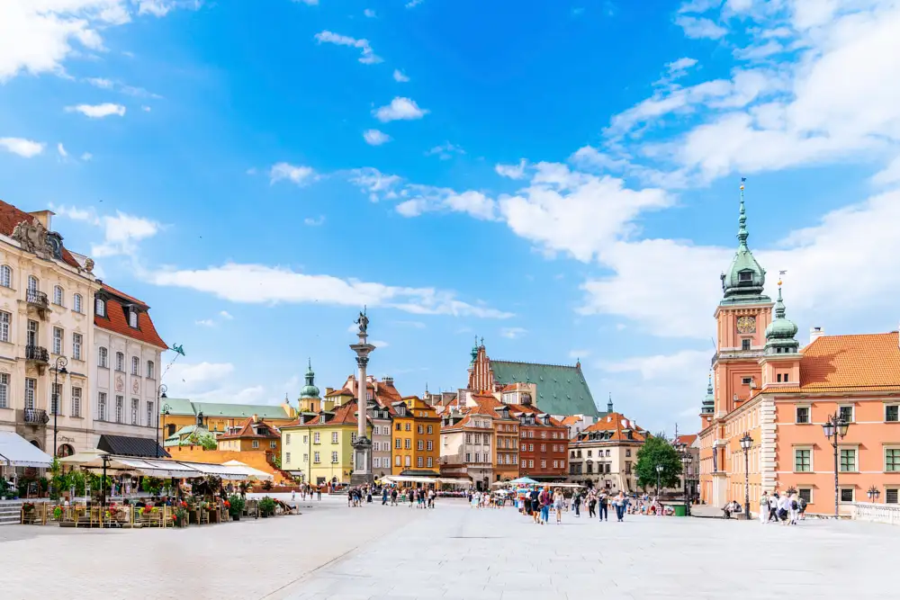 🌤️ Weekly Weather Forecast in Warsaw: Fresh Air, Mild Sunshine, and Stable Conditions